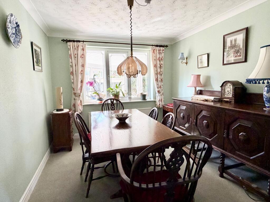 House in Grimsby, Weelsby - More