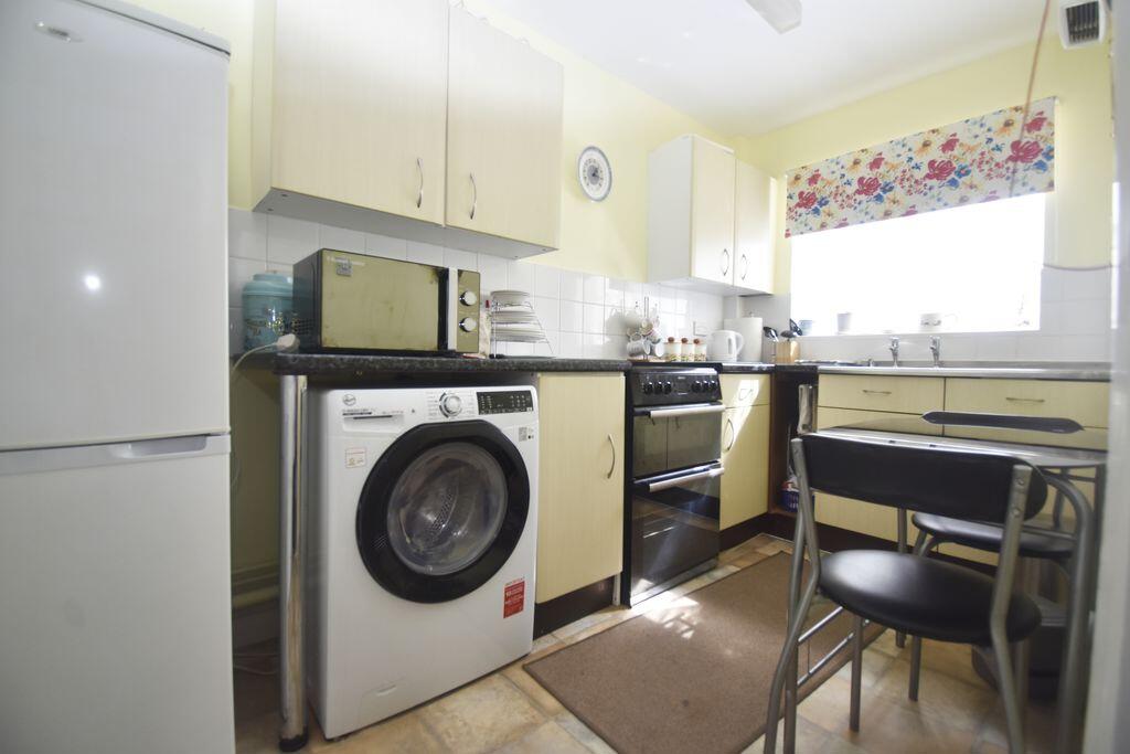 Binfields Close, Chineham - More