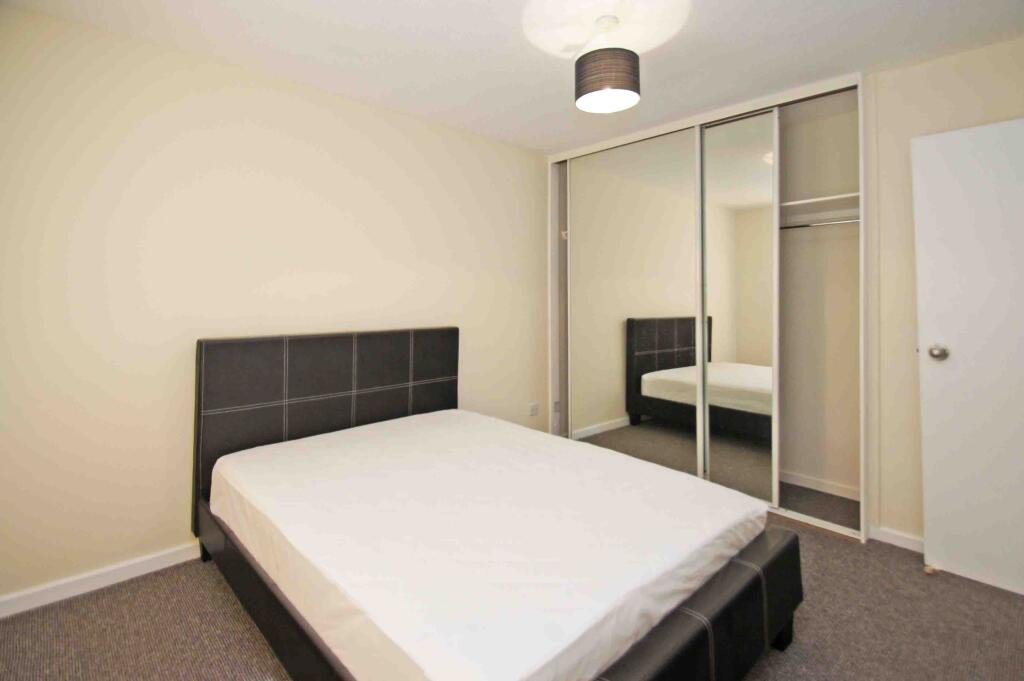 Apartment in Leeds - View 5
