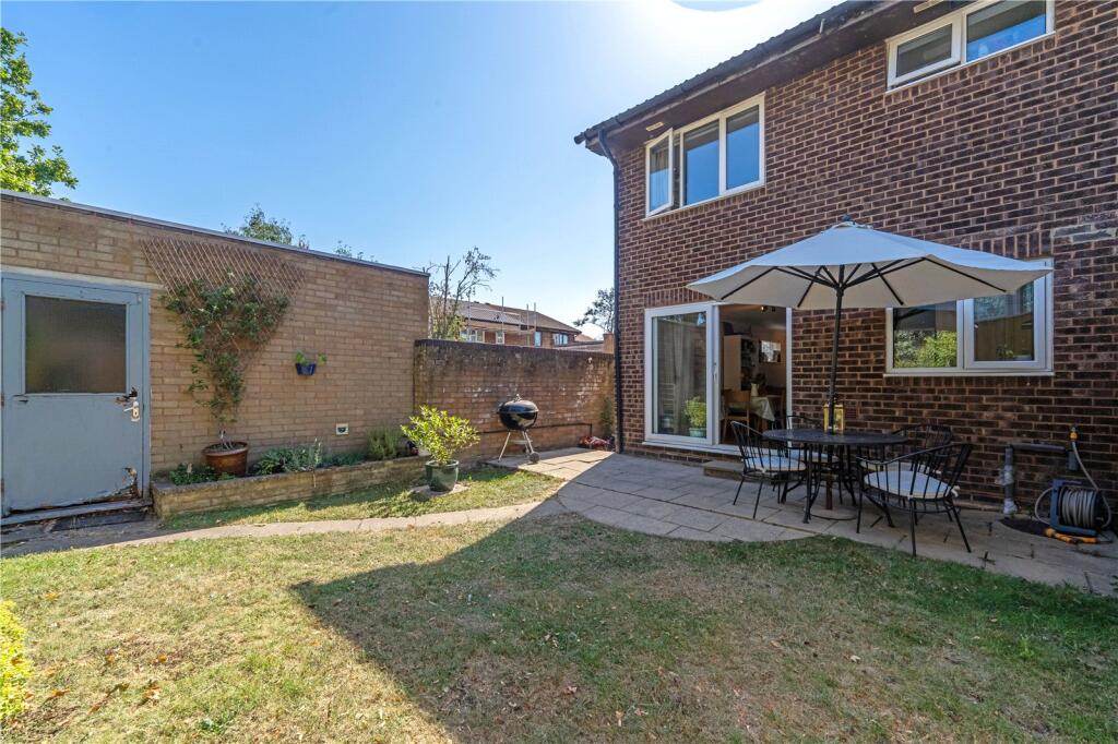 House in London - View 2