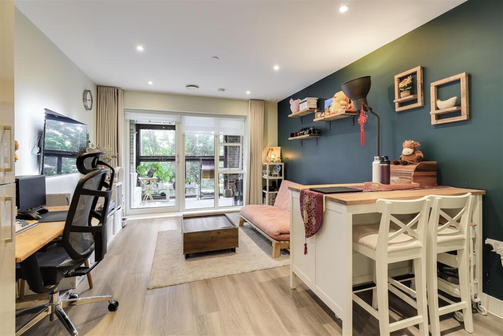 Apartment in Cambridge - View 2