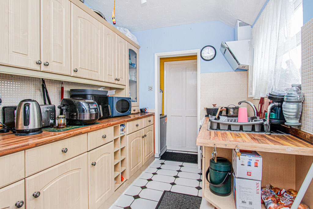 House in Irthlingborough, Crow Hill - View 4