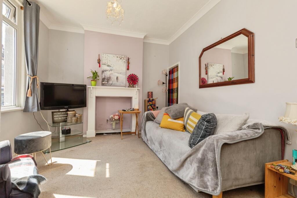 Bradley Crescent, Bristol, BS11 photo 5