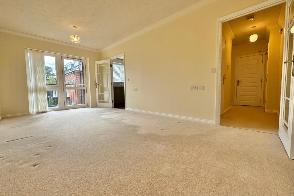 Apartment in Park Gate, Southampton, Locks Heath - View 2