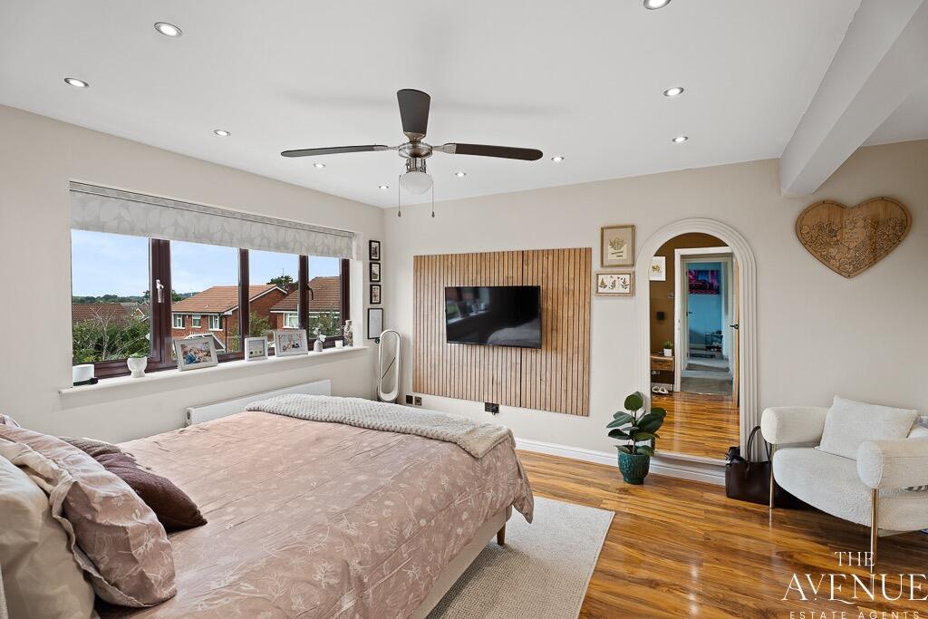 House in Newcastle-under-Lyme, Westbury Park - View 4