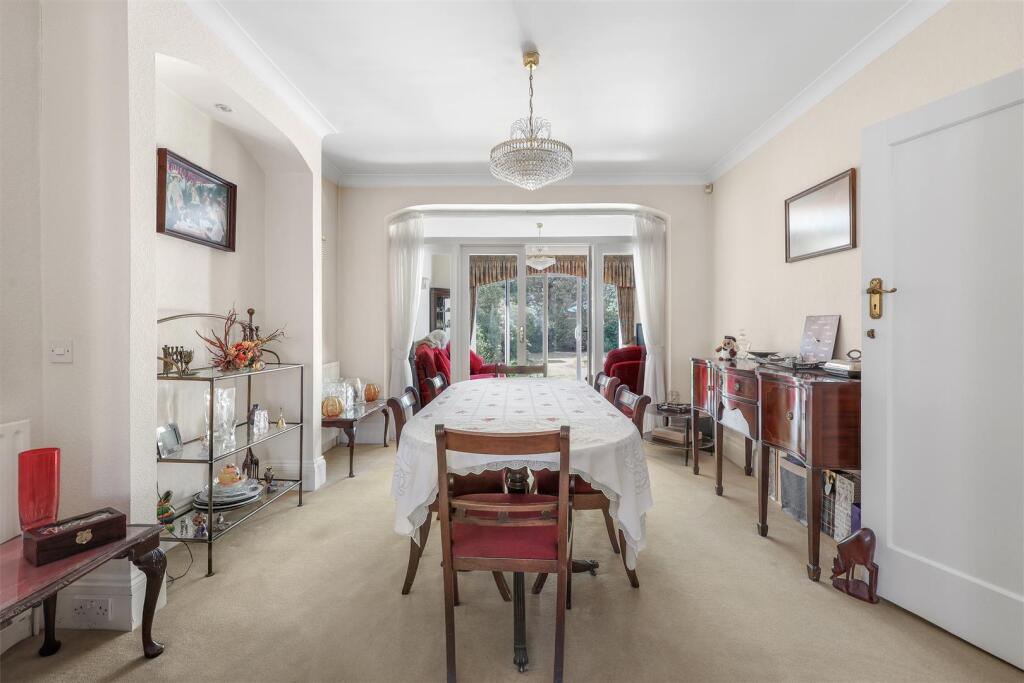 House in Ilford, Clayhall - More