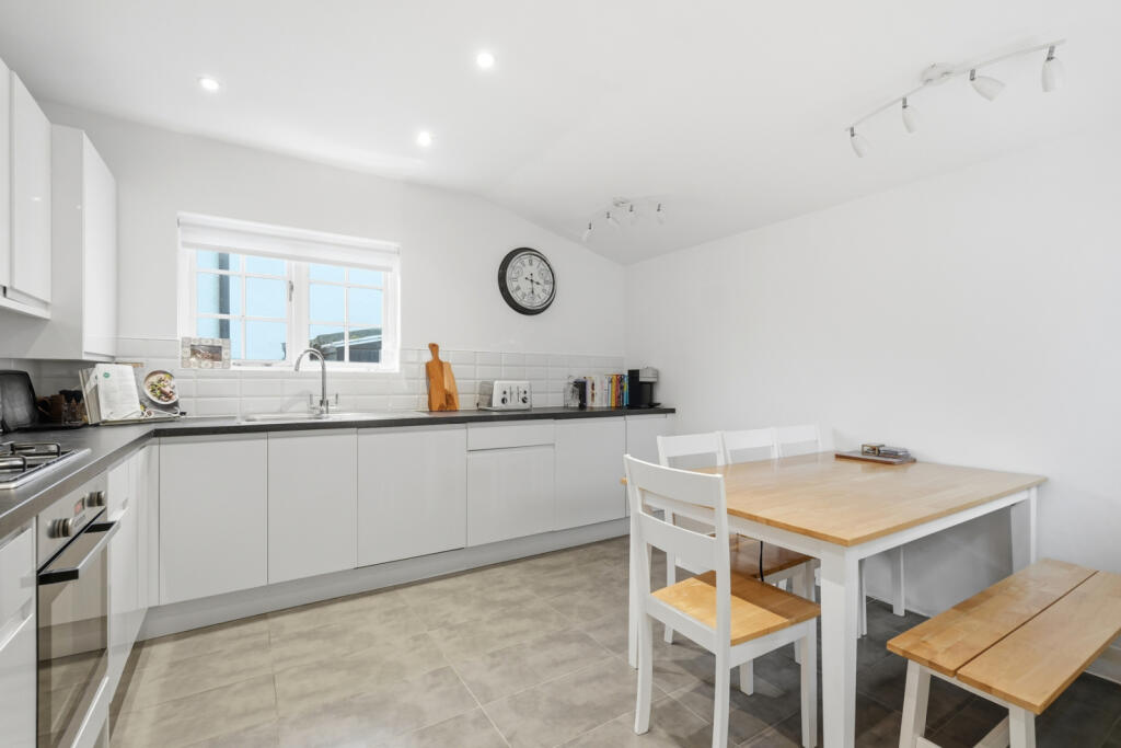 House in Bishop's Stortford, Hockerill - View 5