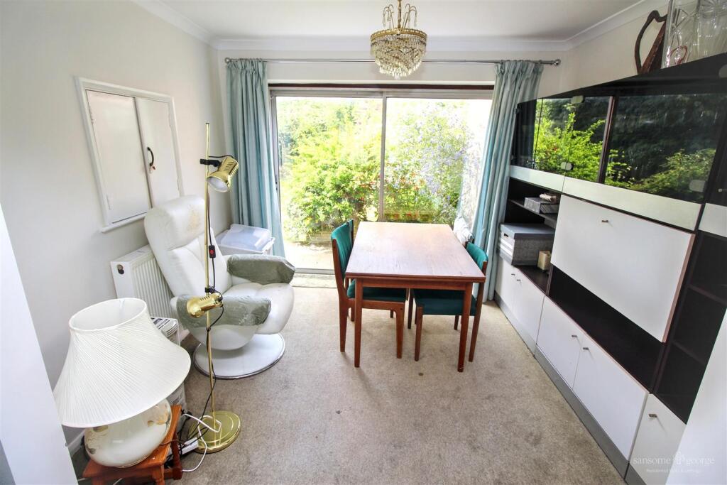 Elmstone Drive, Tilehurst, Reading – pohled 6