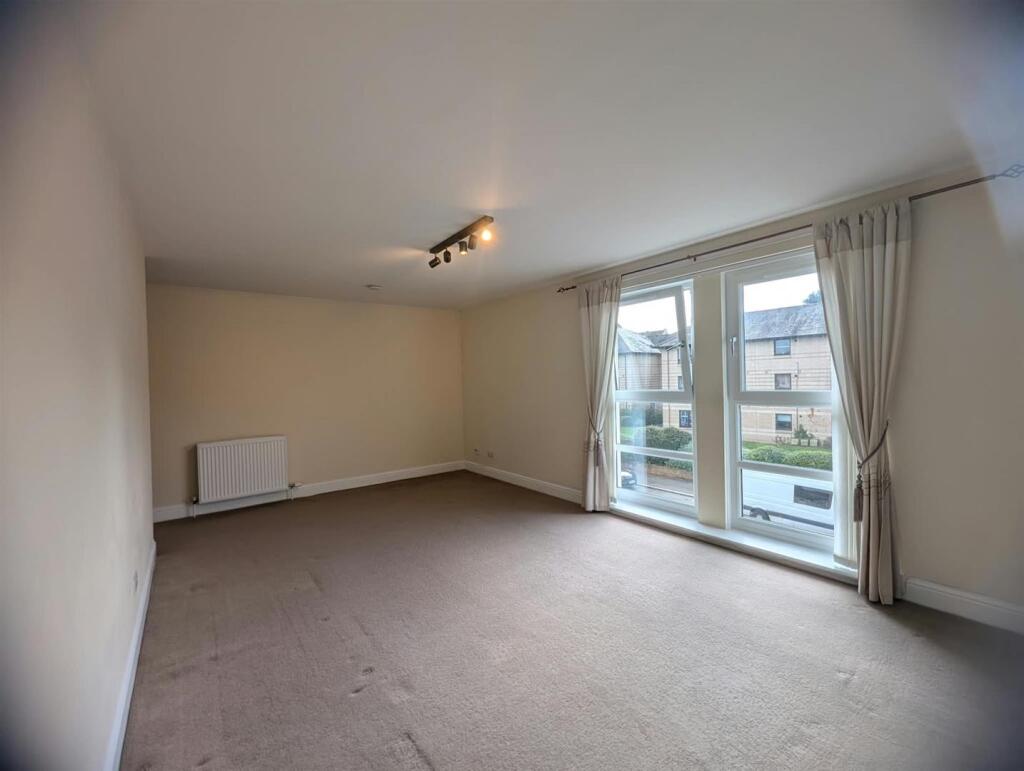 Apartment in Paisley, Inverclyde - View 3
