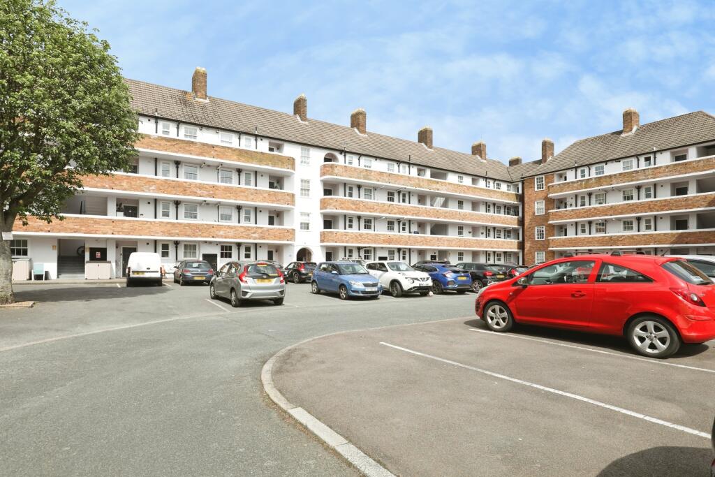 Wavertree Gardens, Liverpool, L15 photo 2