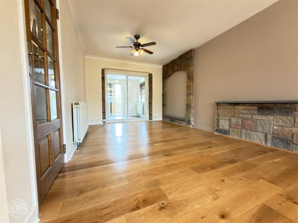 House in Birmingham, Pheasey - View 4