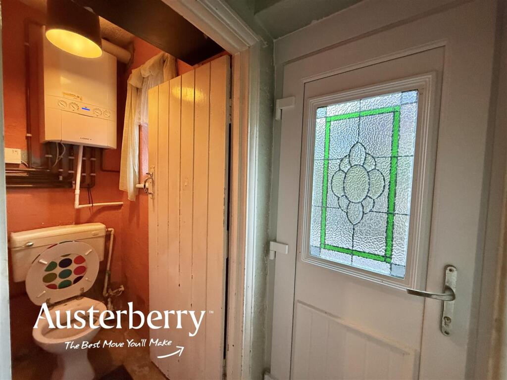House in Newcastle-under-Lyme, Porthill - More