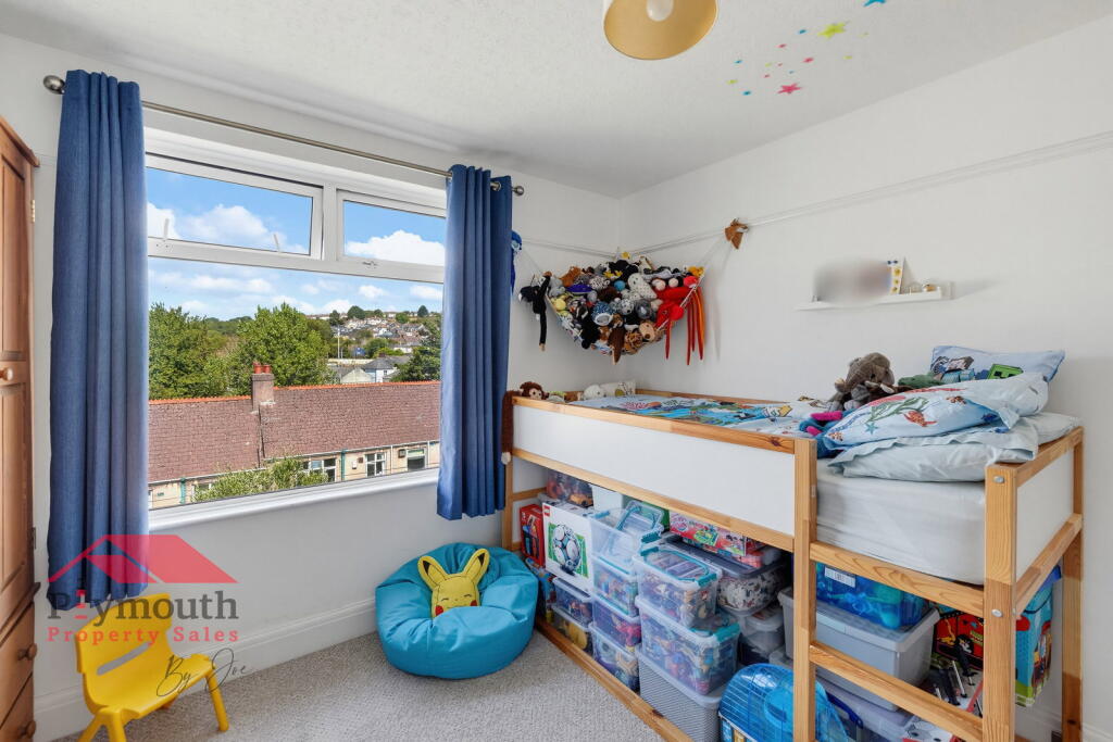 House in Plymouth, Lipson - More