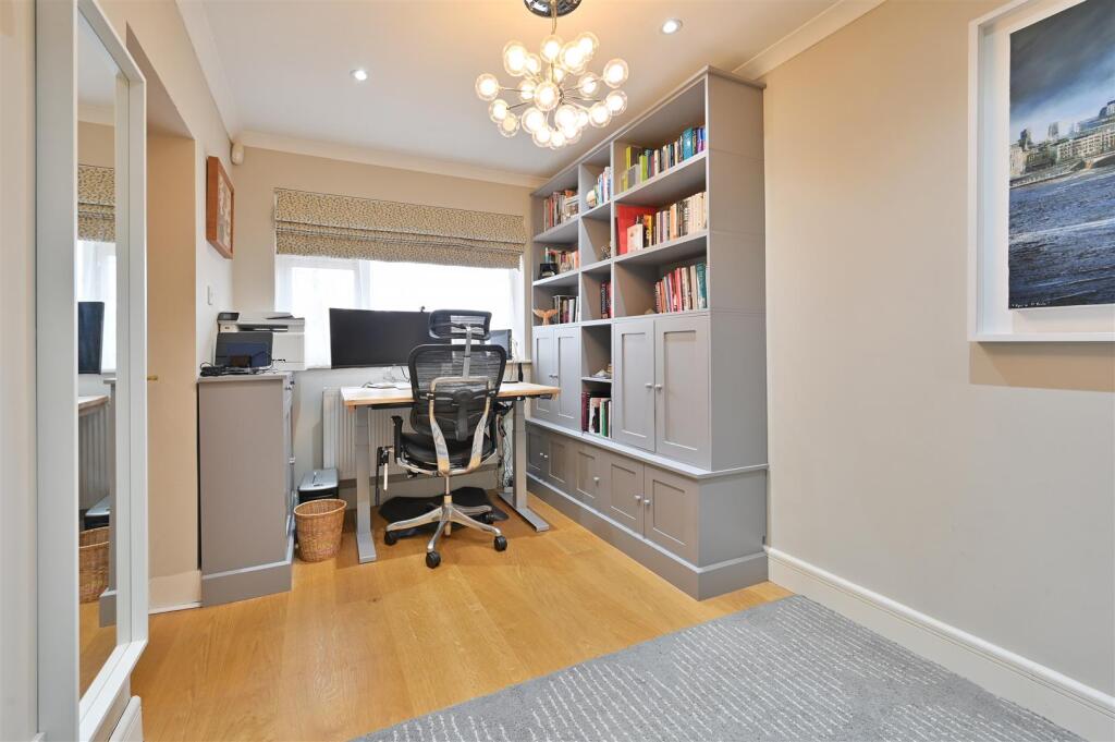 House in St Albans - View 4