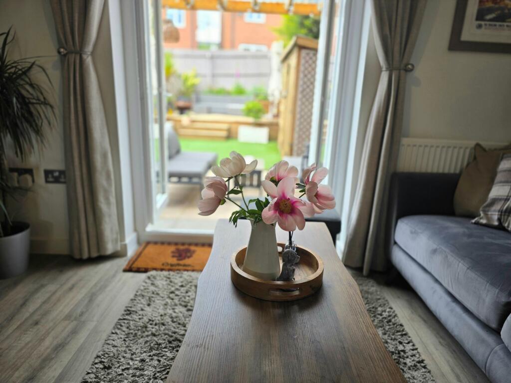 House in Coity, Parc Derwen - More