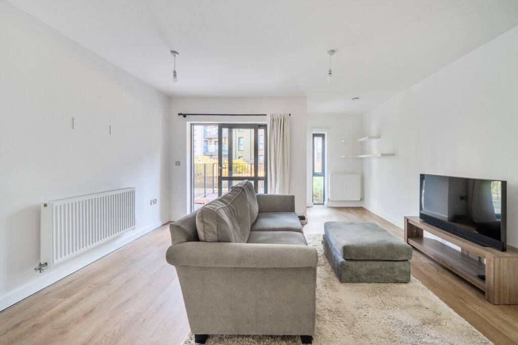 Apartment in London - More