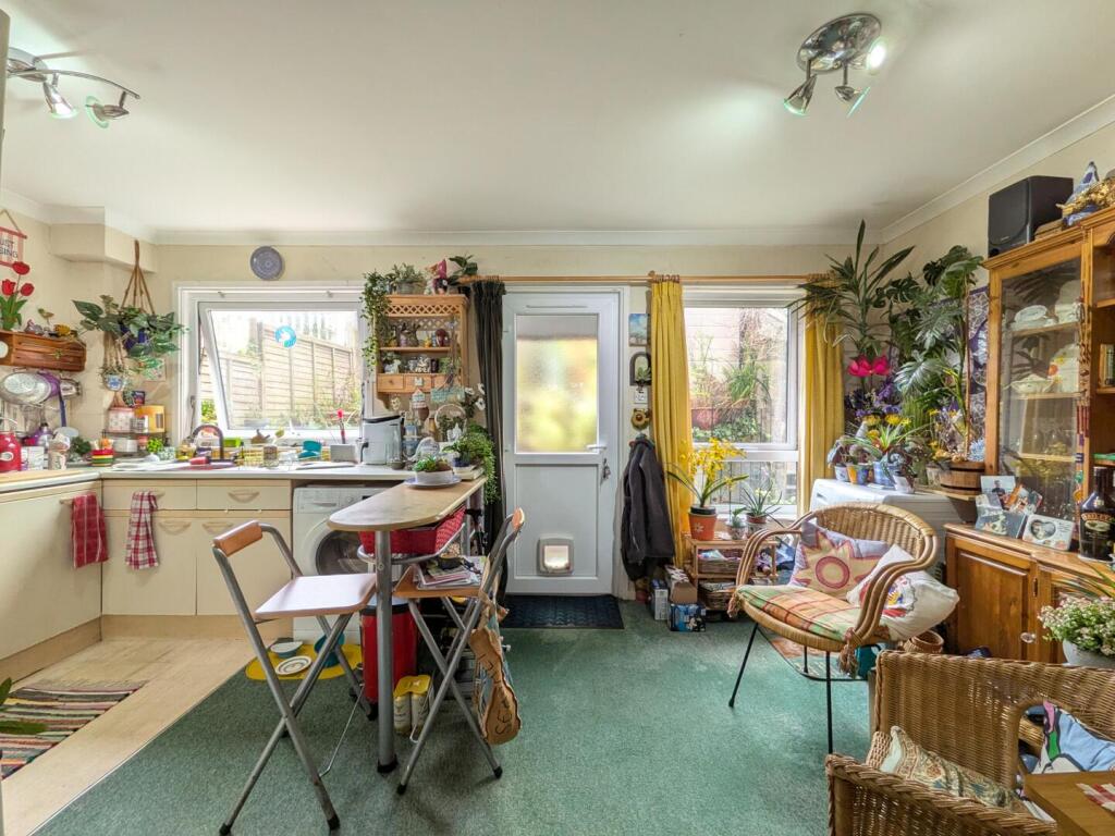 House in Truro, Newham - View 5