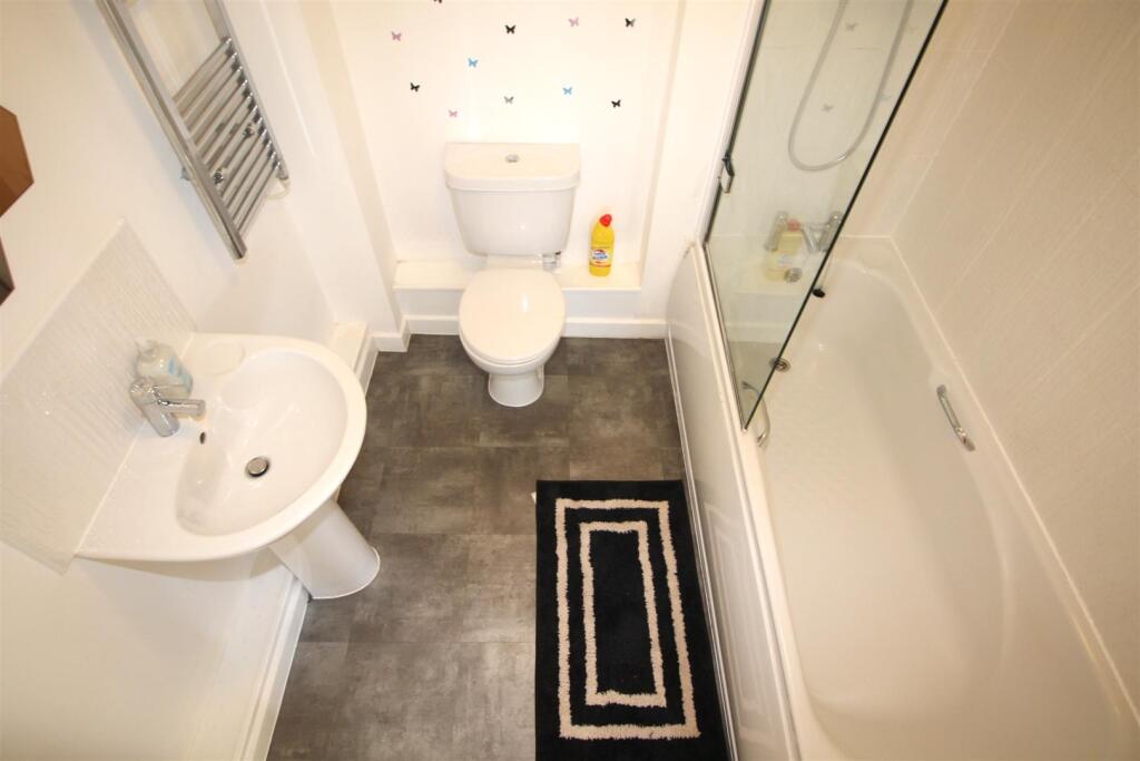 Apartment in Manchester, Newton Heath - View 5