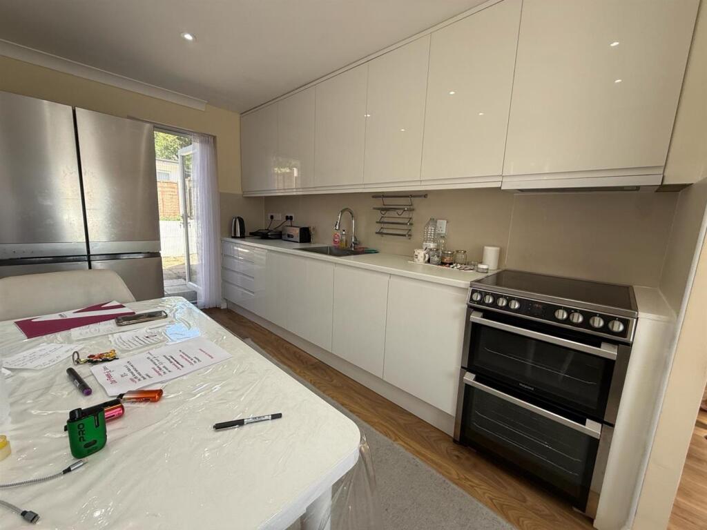House in London - View 2