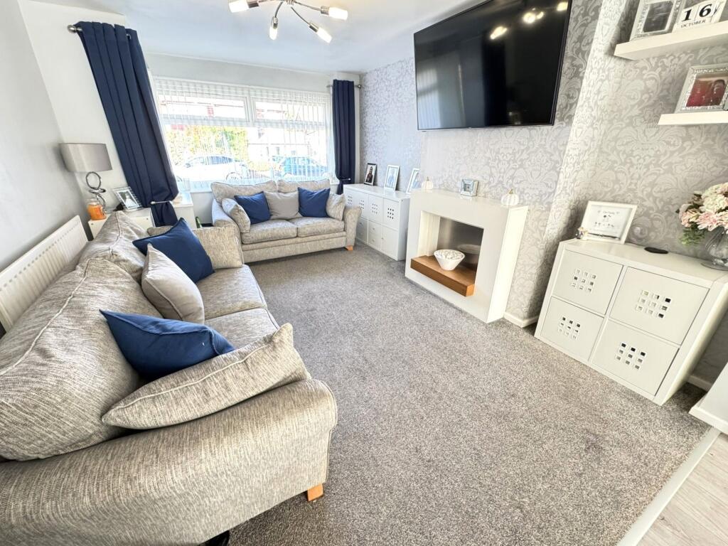 House in Walsall, West Midlands - View 2