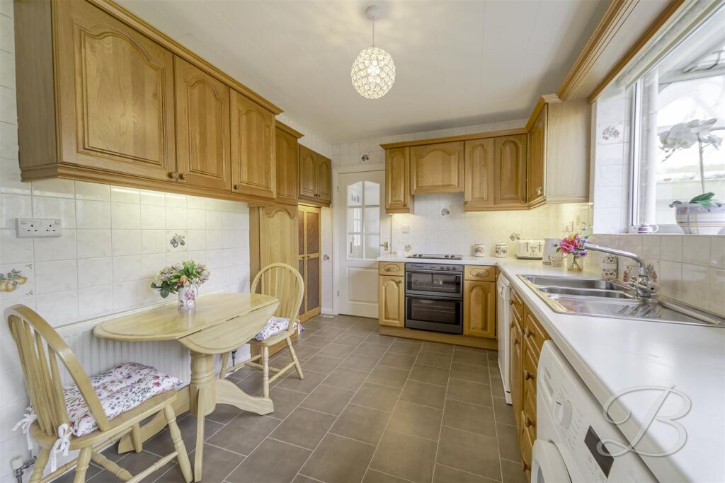 House in Mansfield, Nottinghamshire - View 5