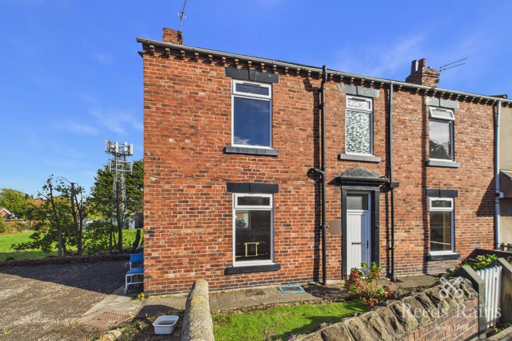 3-bed semi-detached on Station Road, Ossett, West Yorkshire, WF5, £170,000