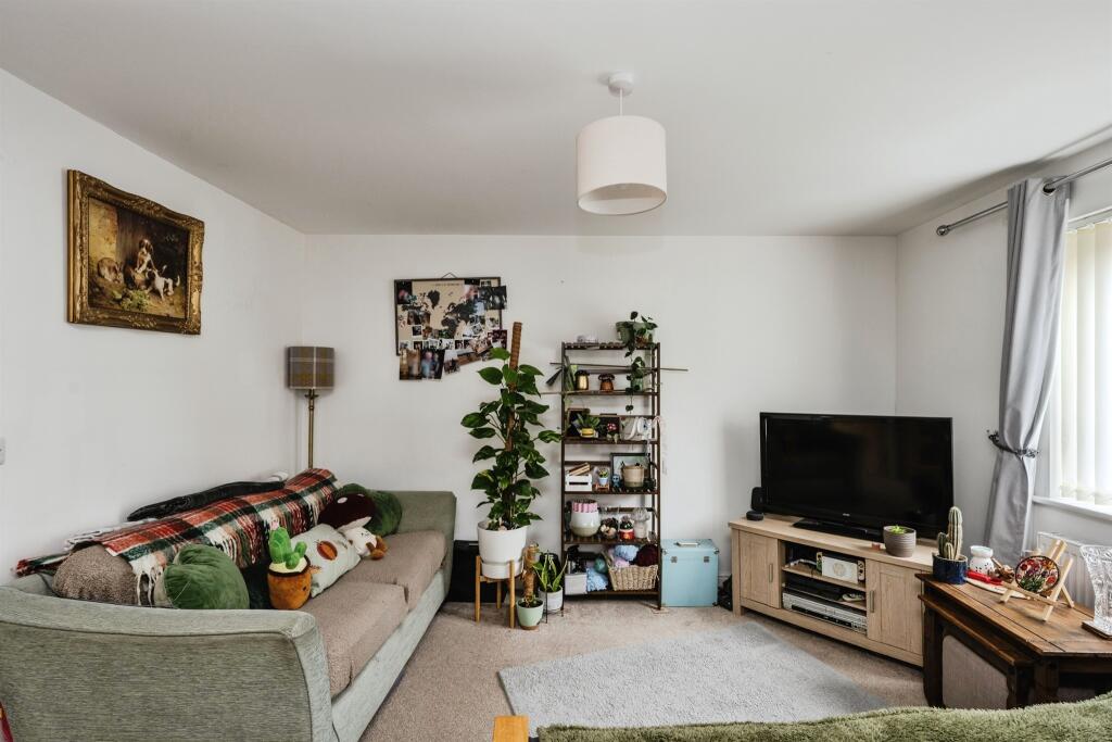 House in Ammanford, Llandybie - View 3