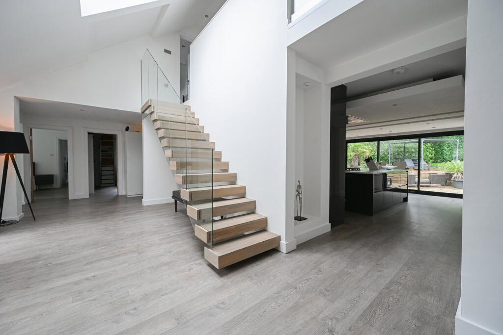 Struan Gardens, Ashley Heath, Ringwood, BH24 photo 3