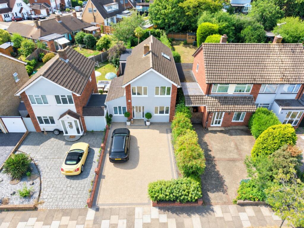 Main image of property: Pinewood Avenue, Eastwood, Leigh-on-sea, Essex