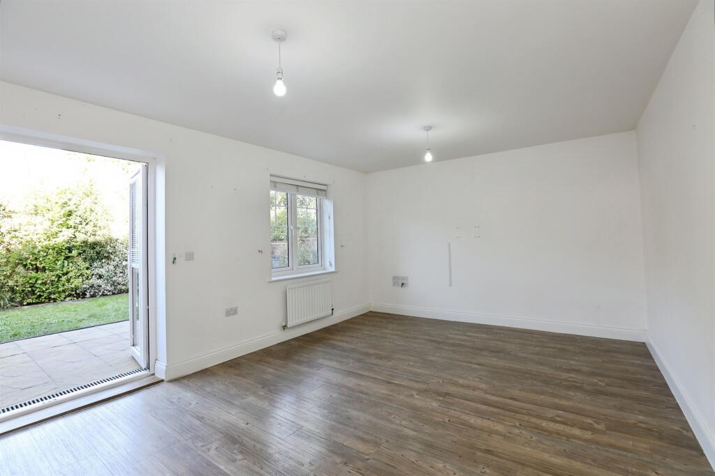 House in East Grinstead, The Oaks - View 5