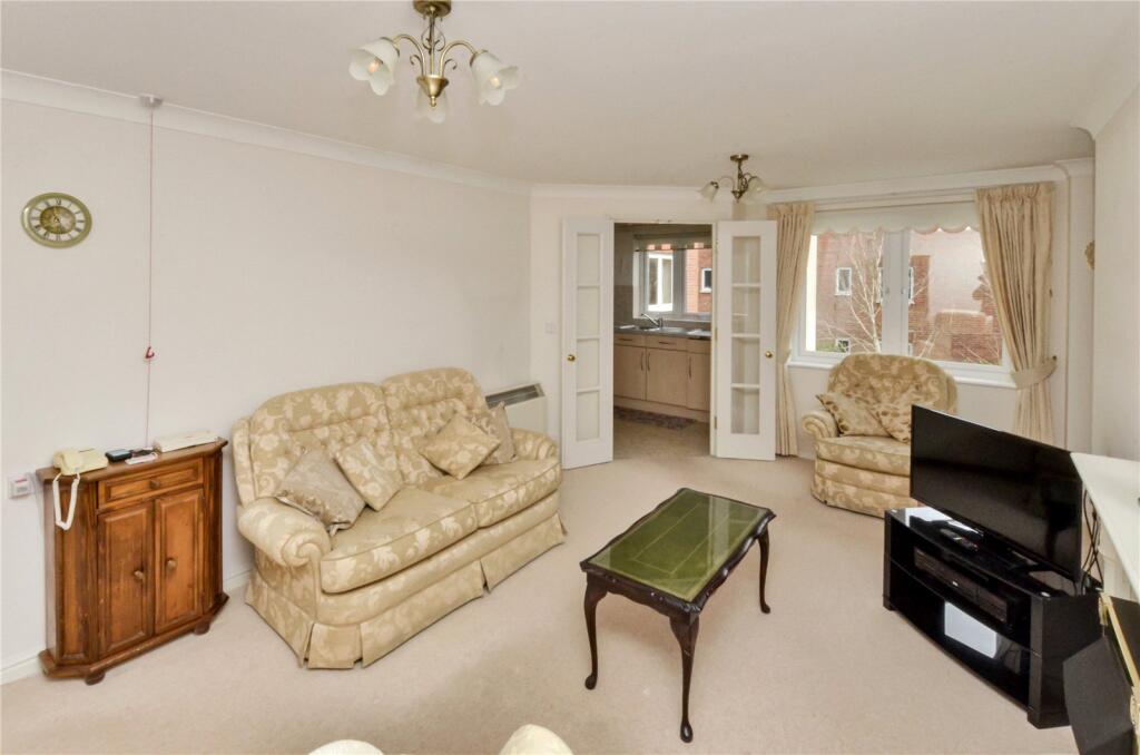 Apartment in Bournemouth, West Moors - More