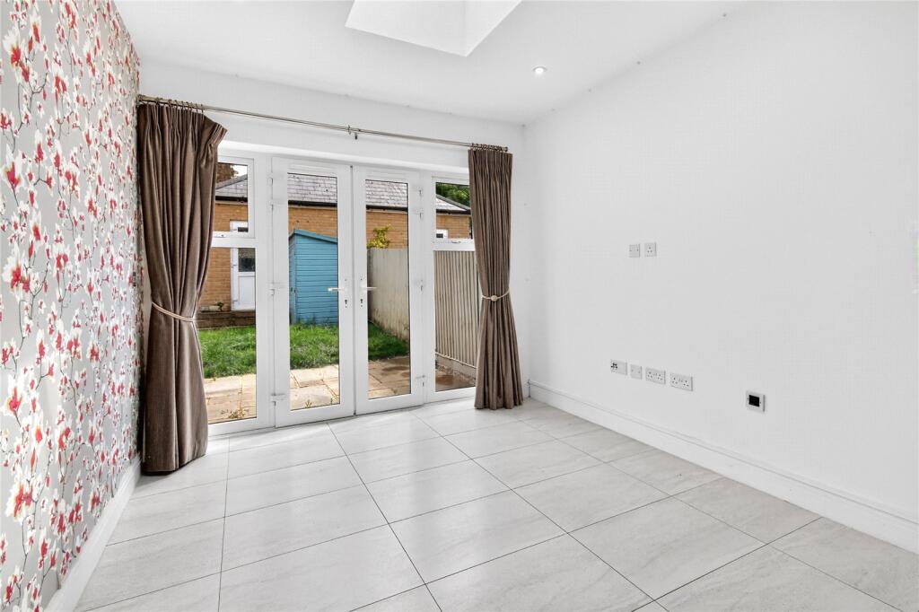 House in Runnymede, Surrey - View 4