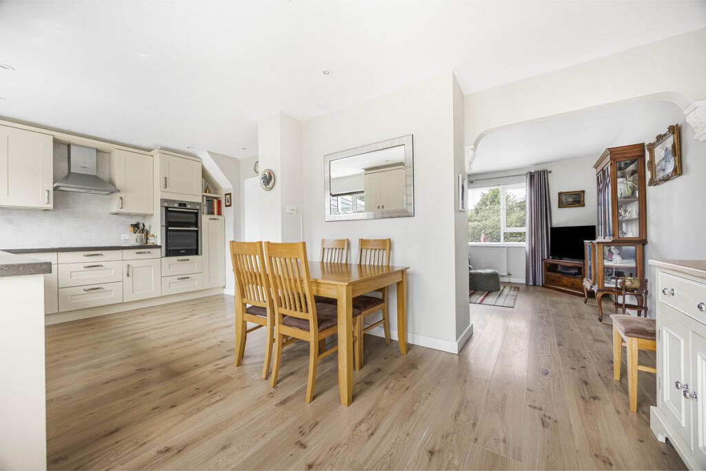 House in Twyford, Wokingham - More