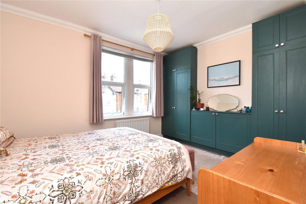 House in Bromley - More