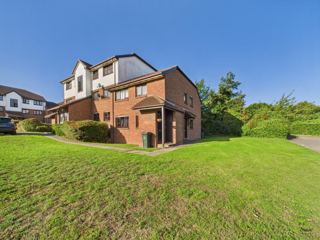 2-bed other on Chalice Way, Greenhithe, Kent, DA9, £230,000