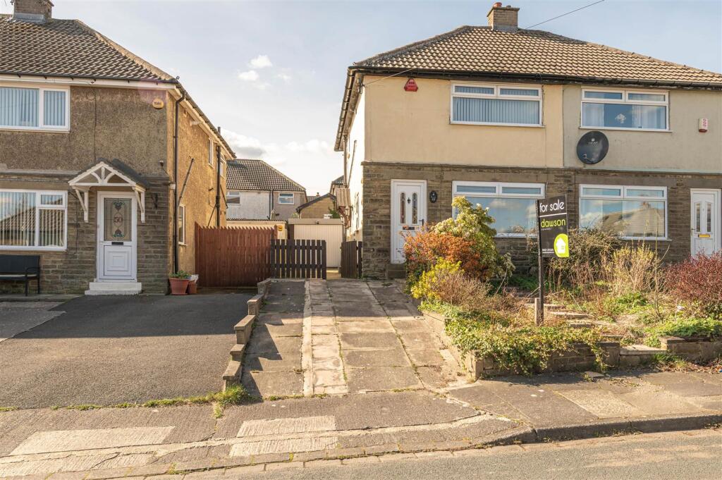 Main image of property: Gleanings Drive, Halifax