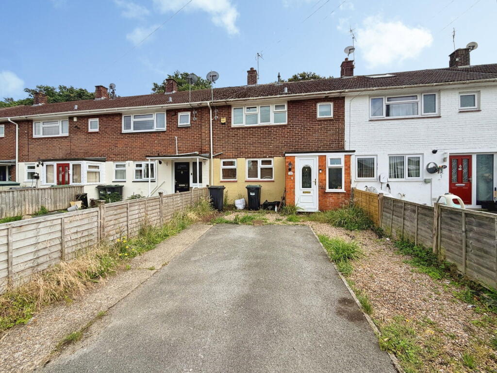 Main image of property: Elm Crescent, Hythe, SO45