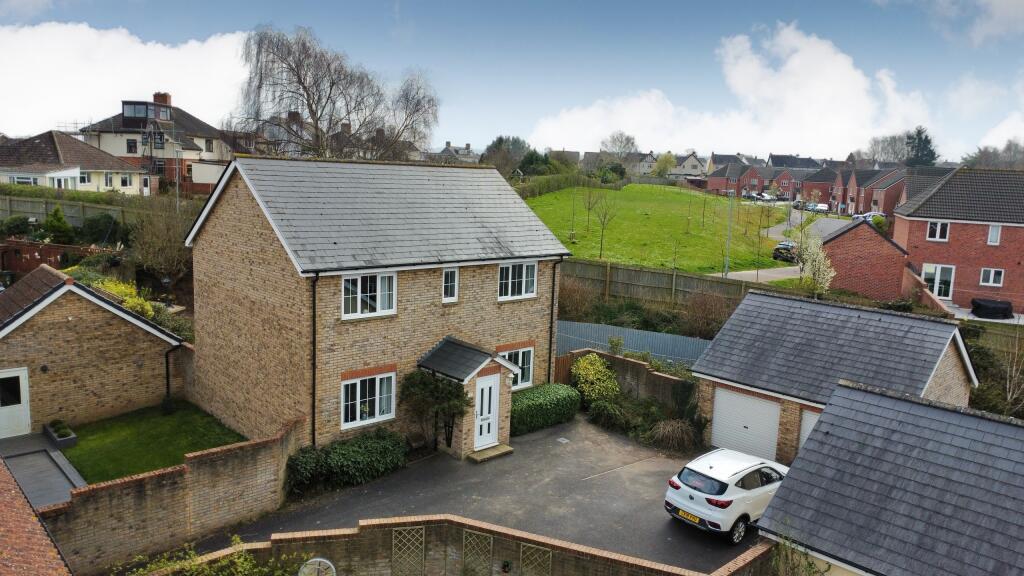 4-bed detached on Quartly Drive, Bishops Hull, Taunton, Somerset, TA1, £470,000