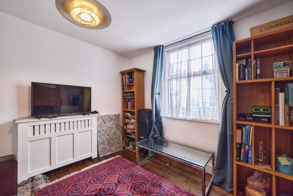 House in Spelthorne, Surrey - View 3