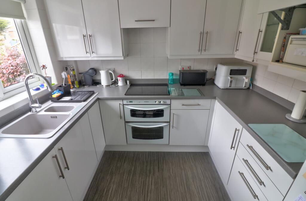 Bullcote Green, Oldham, OL2 photo 4
