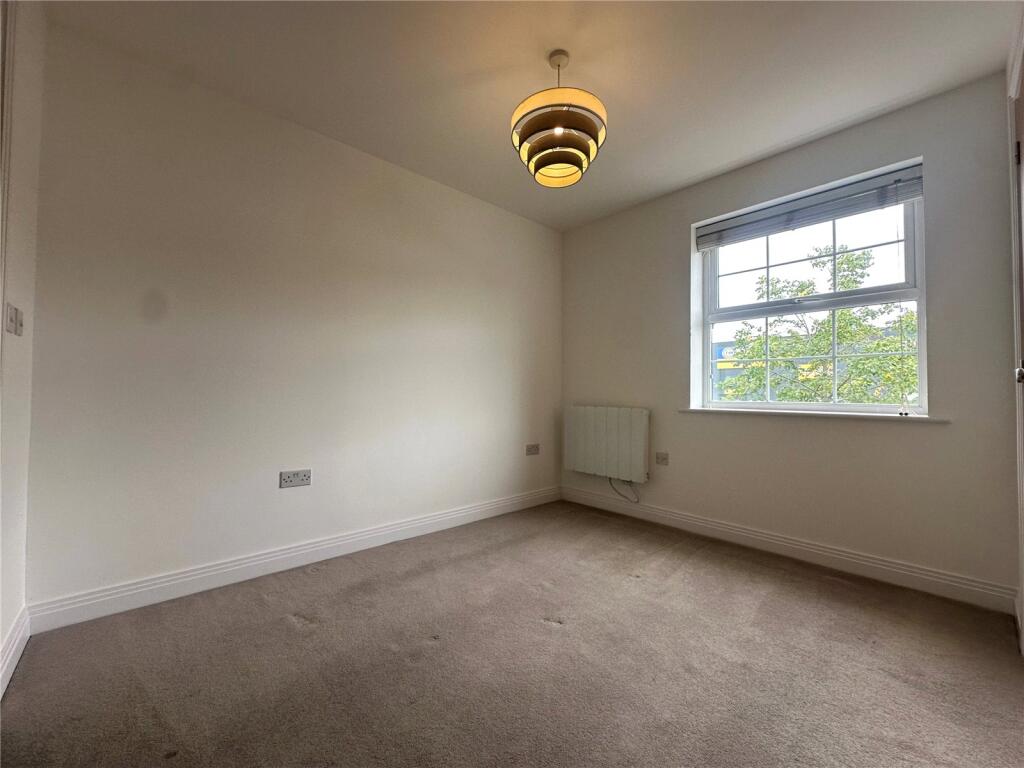 Apartment in Reading - View 4