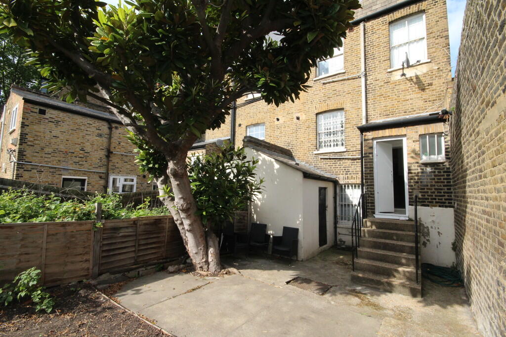 1 bedroom ground floor maisonette for rent