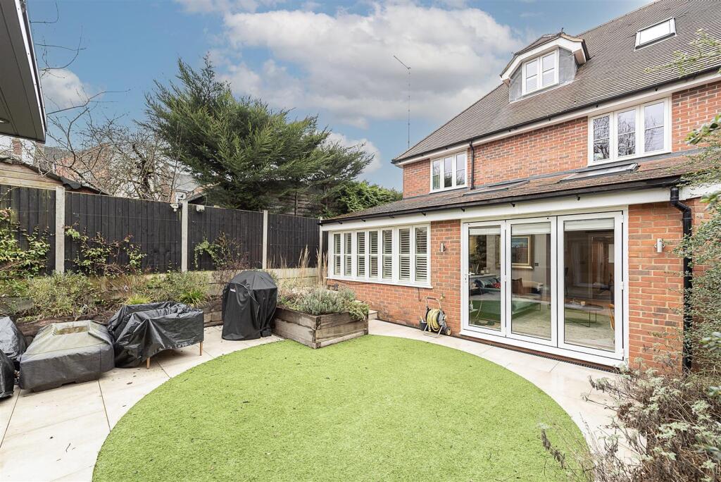 Additional image 11 of Iris Close, Willoughby Road, Harpenden