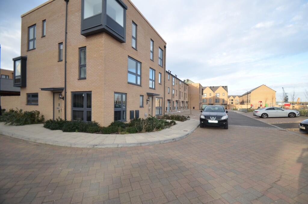 Main image of property: Starboard Crescent, Gillingham, Kent, ME4