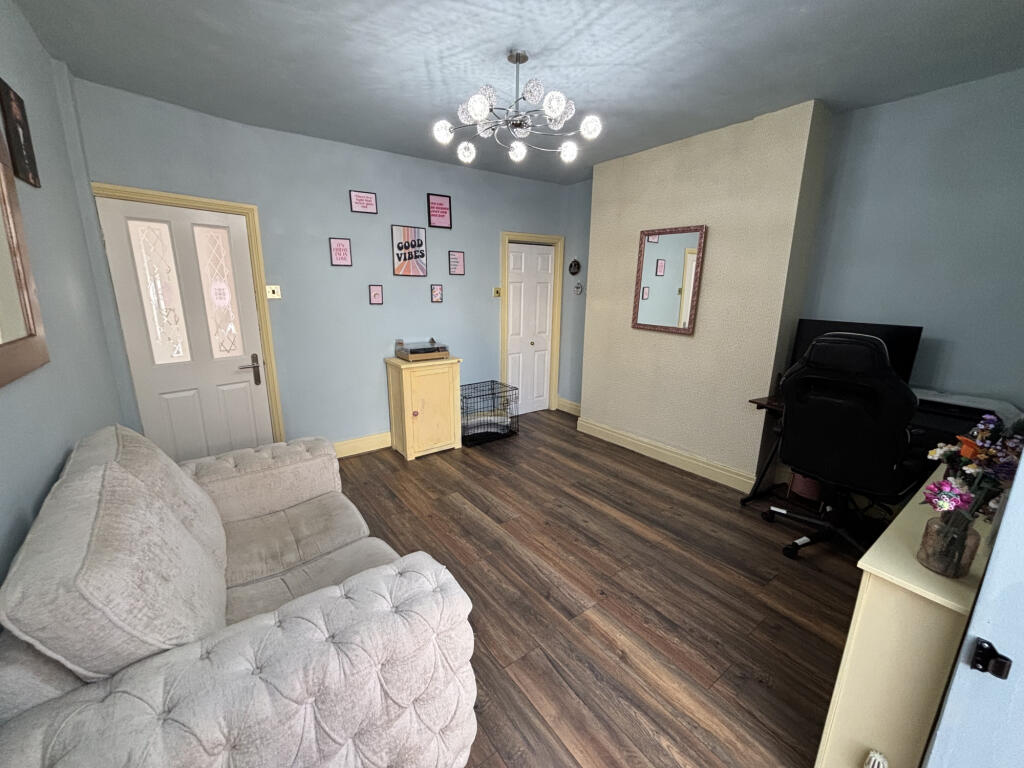 Brierley Avenue,  Layton, FY3 photo 4