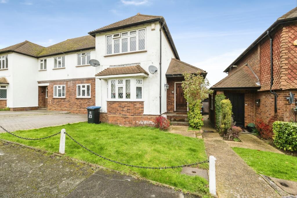 Main image of property: Warren Court, Chigwell, Essex, IG7