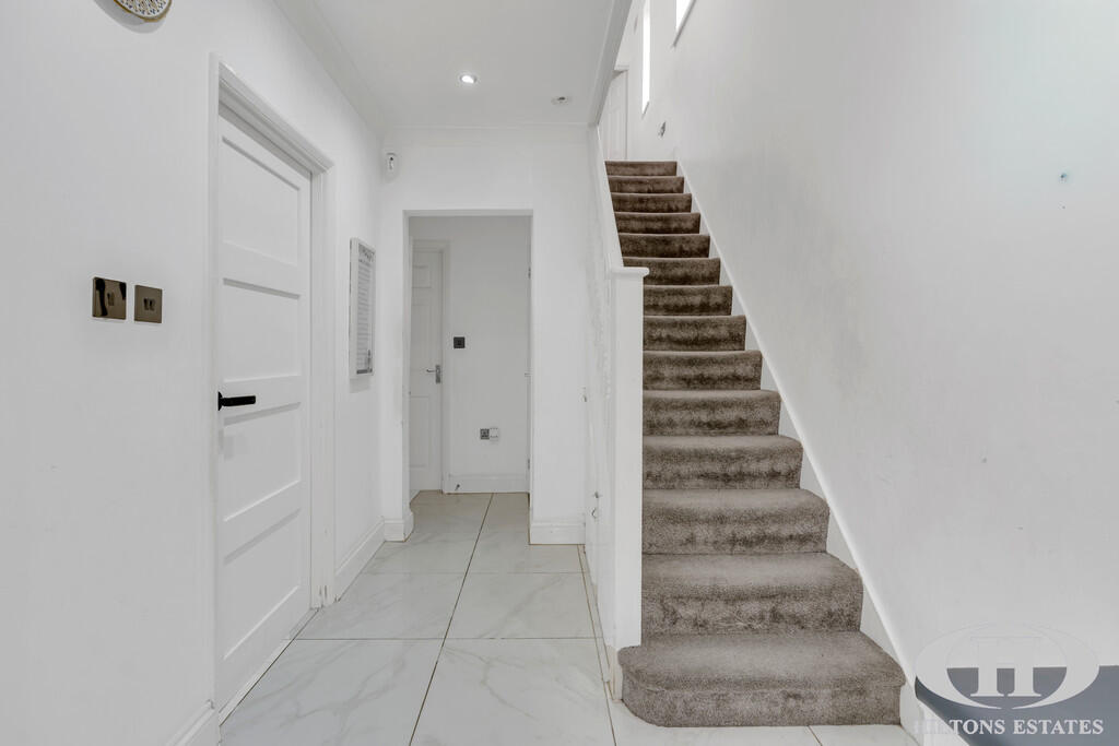 Allenby Road, Southall photo 2