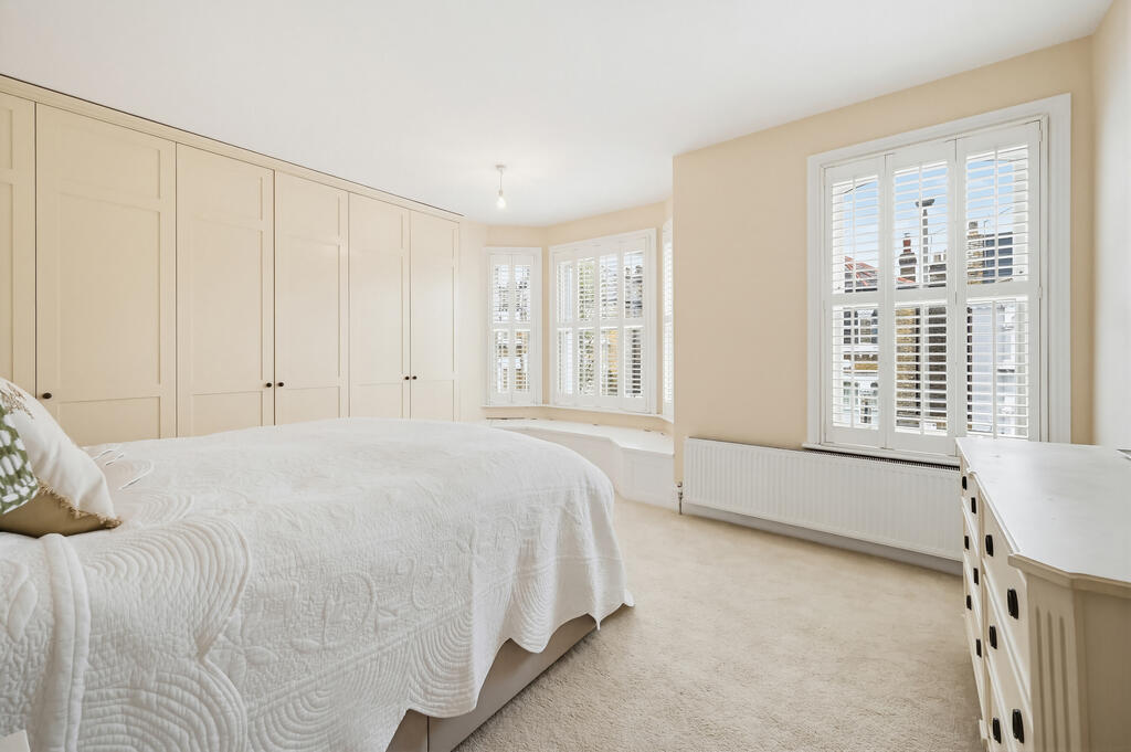 House in London - View 5