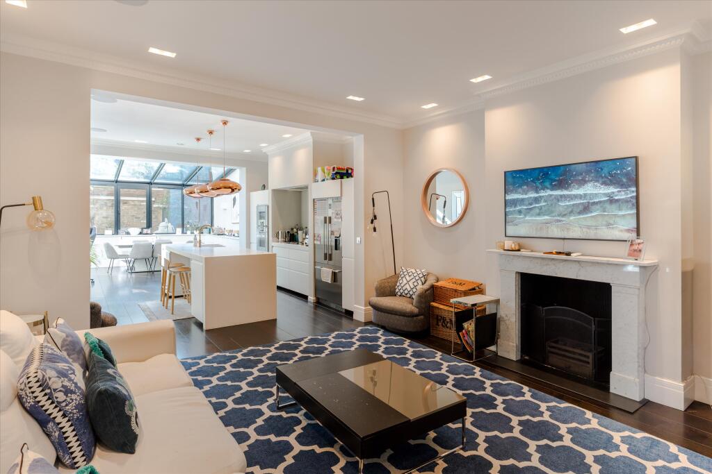 Apartment in London - More