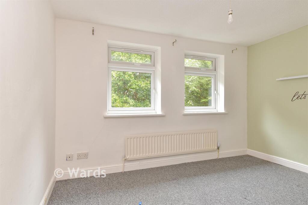 House in Chatham, Wayfield - More